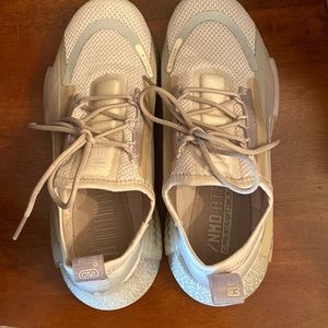 Worn once only !! Adidas NMD R1 Spectoo GZ9266 4.5 US Size